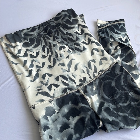 Lululemon Yin To You Skirted Leggings Pretty Plume Angel Wing Black High Rise - Picture 7 of 8